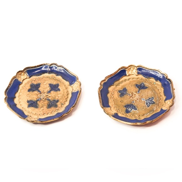 A Vintage Pair of Plastic Made in Italy Ashtrays. - Picture 1 of 3